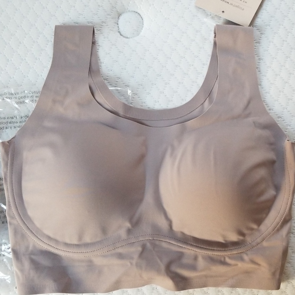 True Body Lift Scoop Neck Bra by True and Co